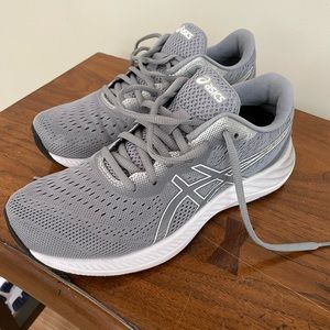 ASICS Gel Excite 8 running shoe. Size 7.5. NWOT.
